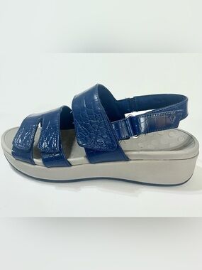 Vionic Roma Blue Crocodile-Embossed Patent Leather Comfy Platform Sandals size 7